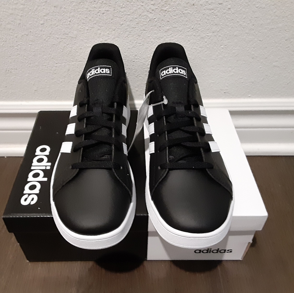 Adidas - Picture 3 of 4